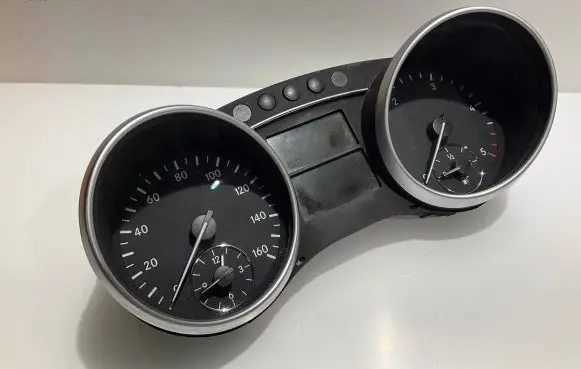 Mercedes-Benz ML W164 Speedometer (instrument cluster) A1645409047 ZGS001 A2C53240810