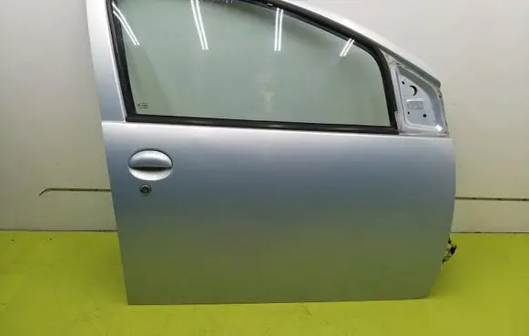 Toyota Aygo X Front door 8R0