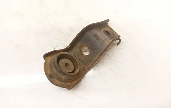 Toyota RAV 4 (XA30) Radiator mount bracket 