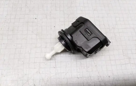 Volkswagen Golf IV Headlight level adjustment motor 1J0941295C