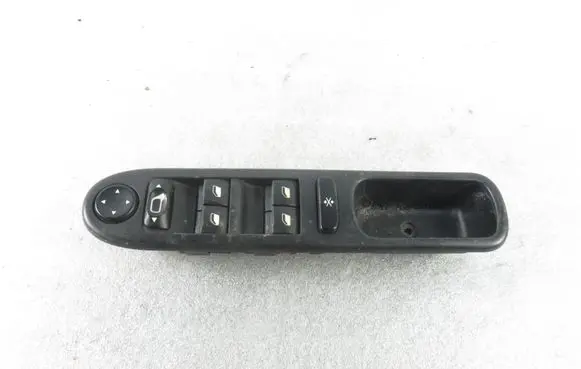 Peugeot 307 Electric window control switch 96351623XT