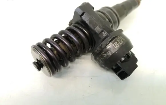 Fuel injector