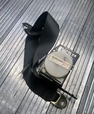 Toyota Corolla E120 E130 Rear seatbelt 7336002171