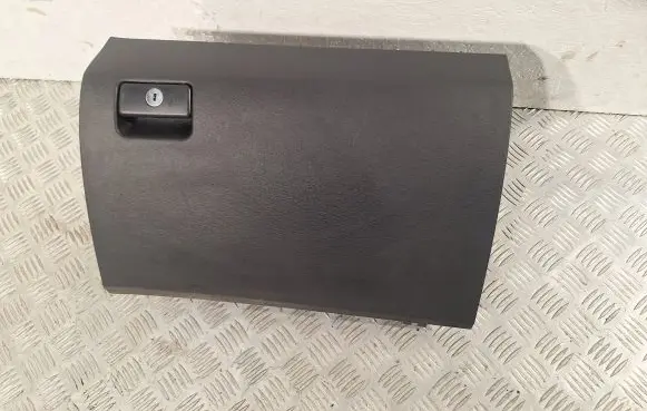 Toyota Avensis T270 Glove box 5555005090C0 5555005090