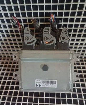 Nissan Qashqai+2 Engine control unit/module A56Z90 A56Z90Y977801