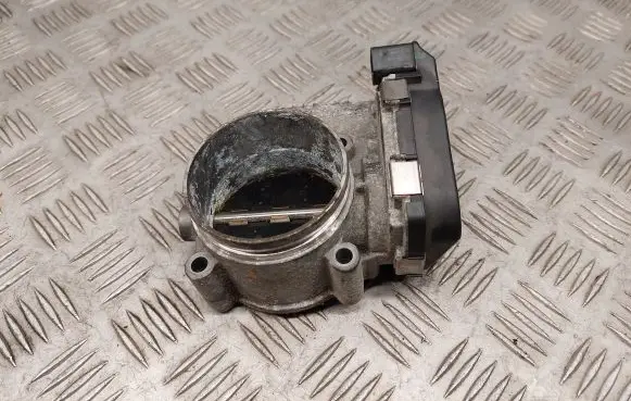 Audi Q7 4M Throttle valve 06E133062H
