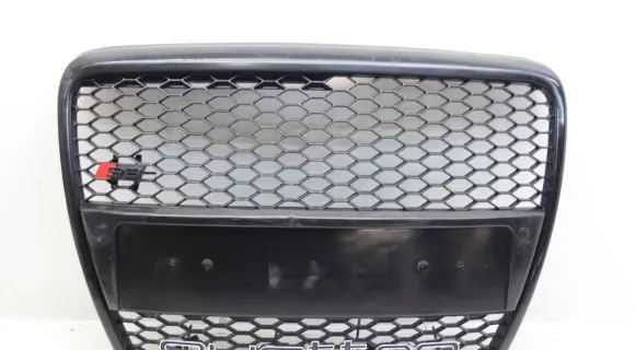 Audi A6 S6 C6 4F Quarter panel pressure vent 