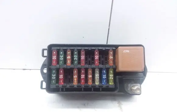 Jaguar XJ X308 Fuse module LNC2800AC 165342070997