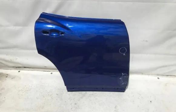 Maserati Levante Rear door