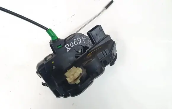 Opel Insignia A Front door lock