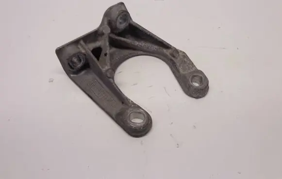 BMW 3 E90 E91 Front differential bracket 30713236