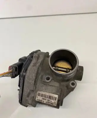 Ford Focus Throttle valve 2S6U9E927D