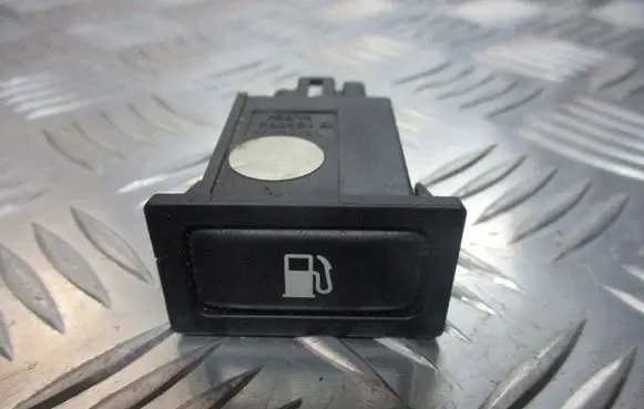 Toyota Avensis T250 Fuel tank opening switch 