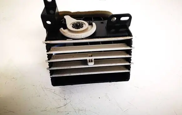 Dodge Caliber Dash center air vent grill av57trmaa l0049250aa01