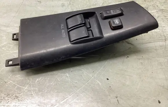 Toyota Corolla E120 E130 Electric window control switch 7423202290 824280URB0N 54035391