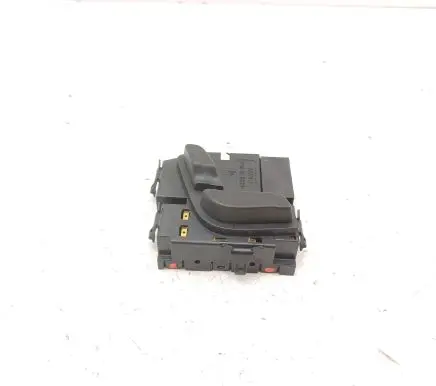 Mercedes-Benz E W212 Seat control switch A2048701958
