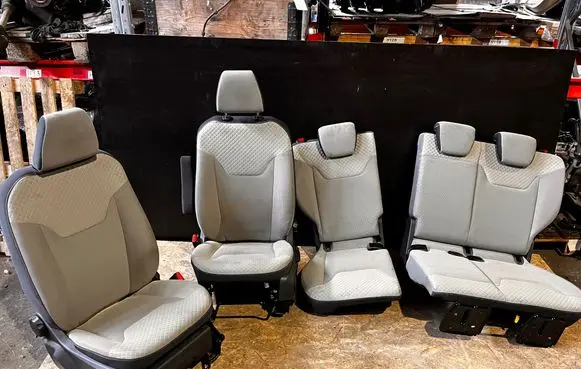 Seat set