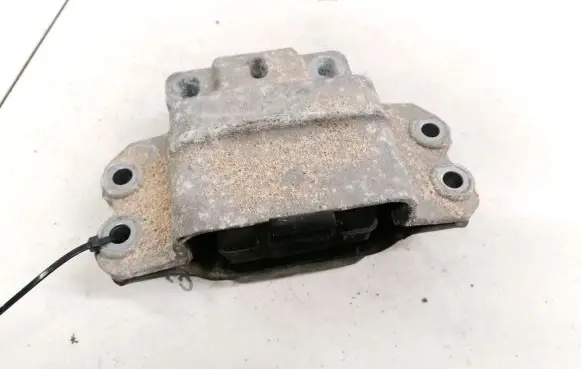 Skoda Octavia Mk2 (1Z) Engine mount bracket 1K0199555