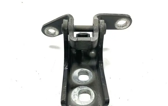 Chevrolet Volt I Front door upper hinge 019112