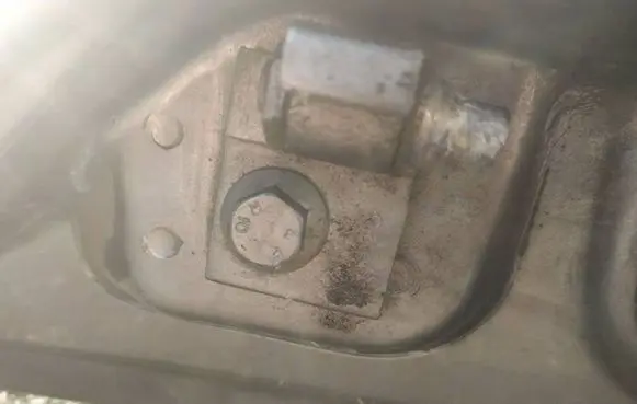 Alfa Romeo 159 Rear door lower hinge