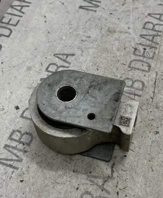 Mercedes-Benz C W205 Gearbox mount A2053503800