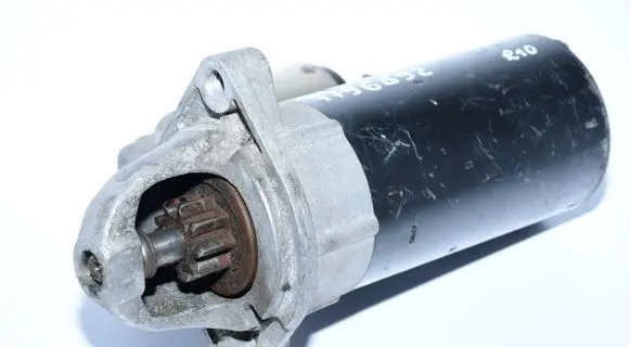 BMW X5 E70 Starter motor 7796892