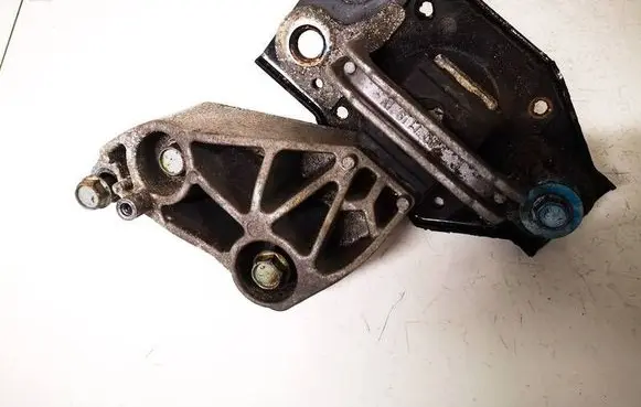 Nissan Qashqai Engine mount bracket f6036100