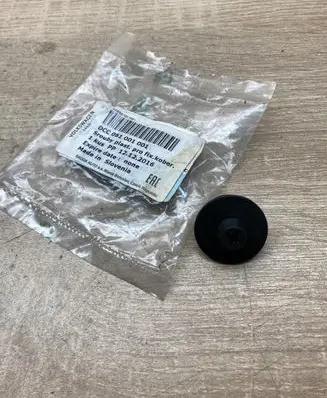 Skoda Superb B5 (3U) Floor mat clip fixing clamp DCC061001001