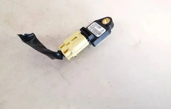 Mitsubishi Outlander Airbag deployment crash/impact sensor 8651a001