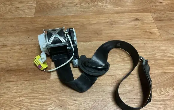 Volkswagen PASSAT B6 Front seatbelt 3C1857705F YD419149072 33046823