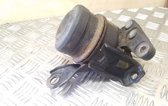 Toyota Avensis Verso Engine mount bracket