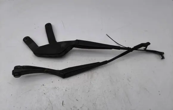 Mercedes-Benz C W204 Front wiper blade arm A204820004 97036203