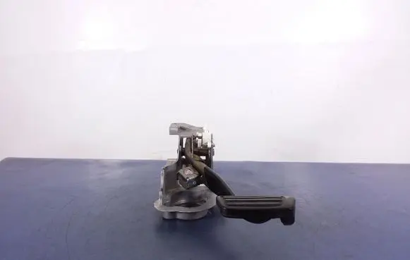Cadillac CTS Accelerator throttle pedal 84063727