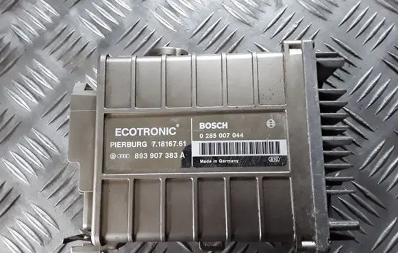 Volkswagen Golf II Engine control unit/module 893907383A 0285007044 71816761