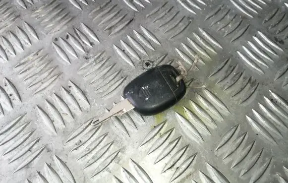 Renault Scenic I Ignition key/card 