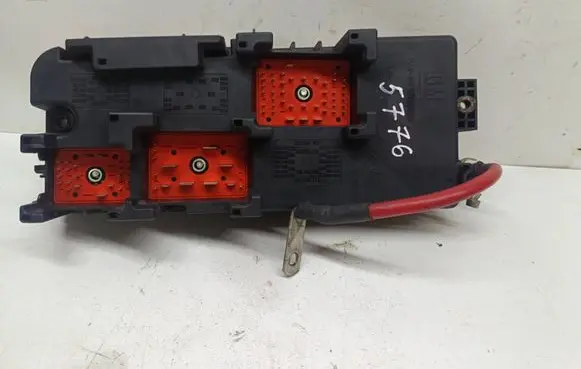 Opel Corsa D Fuse module 13240242 519170104 71172006