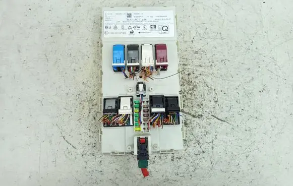 Mini One - Cooper F56 F55 Central body control module 5A20551 5F0E15F