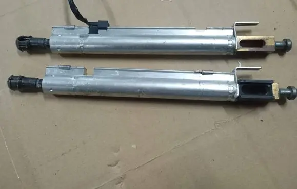 Opel Astra H Tailgate hydraulic set 