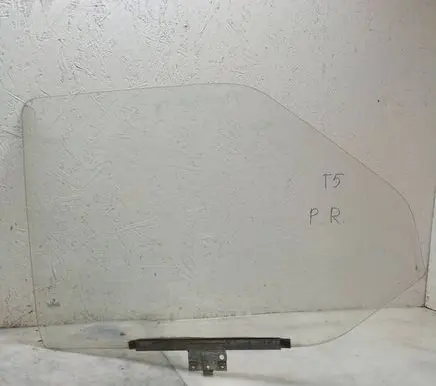 Volkswagen Transporter - Caravelle T5 Front door window glass four-door 43R001352 DOT448AS2M3