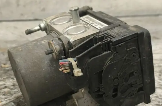 Toyota Corolla Verso E121 ABS Pump