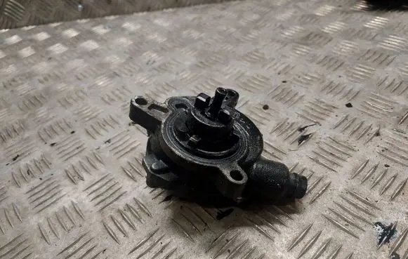 Volvo V70 Vacuum pump 30731825
