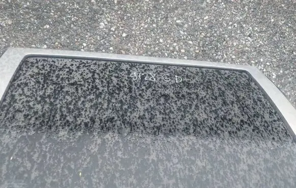 Volvo V70 Rear door window glass