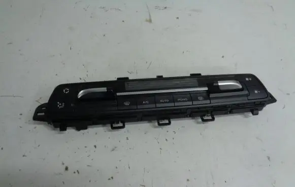 Citroen Jumpy Climate control unit 98081729ZD 3918000000323005