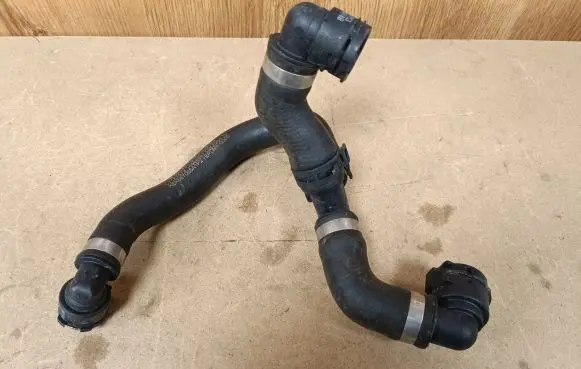 Mercedes-Benz GLC X253 C253 Engine coolant pipe/hose A2535018382
