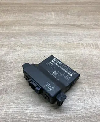 Volkswagen PASSAT B6 Gateway control module 3C0907530C 3C0907951A