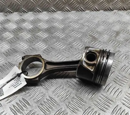 Volkswagen PASSAT B6 Piston 038105401J 03L107065G