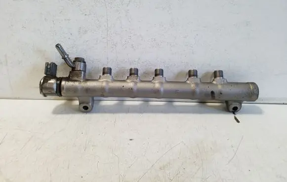 Volvo XC60 Fuel main line pipe 31303612