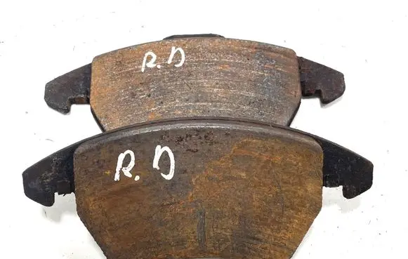 Volkswagen Golf VI Brake pads (front) APP474FE