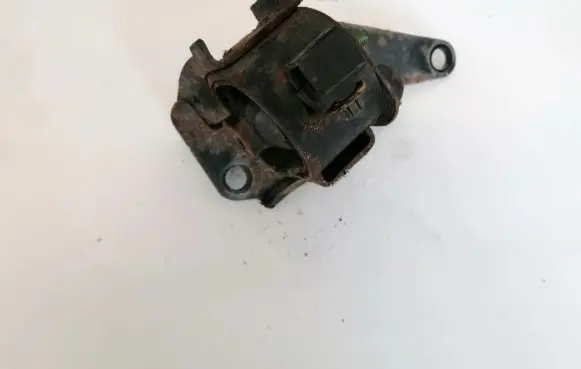 Toyota Avensis Verso Engine mount bracket 1237227040 12372-27040