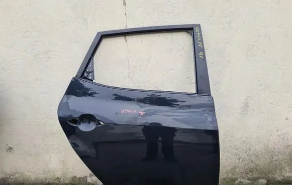 KIA Venga Rear door